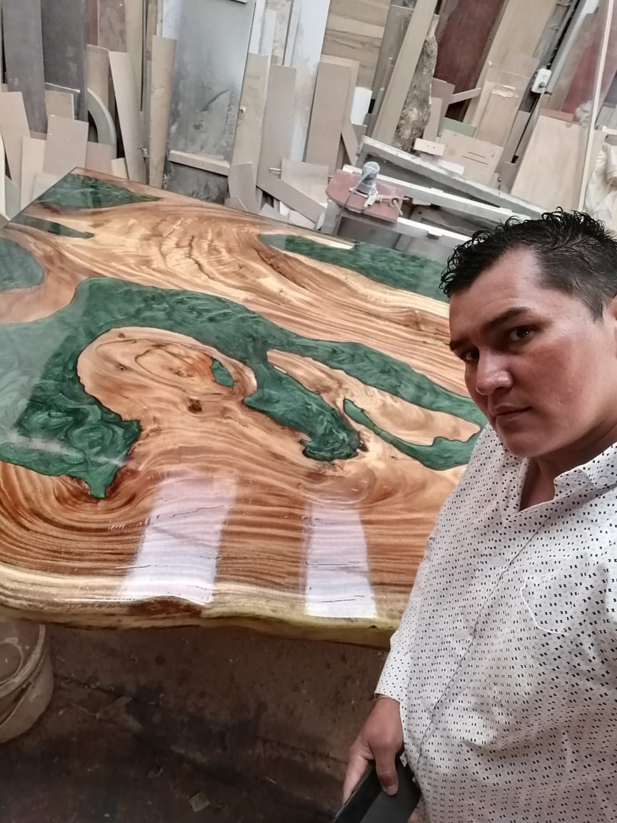 mesas de madera masisa saman con resina